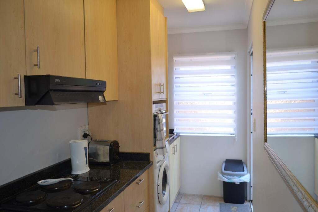 Apartment Waletale Dolphin Blue Sleeps 2 *