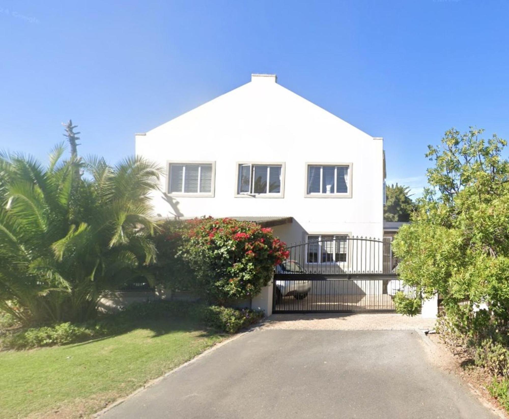 Waletale Dolphin Blue Sleeps 2 * Cape Town